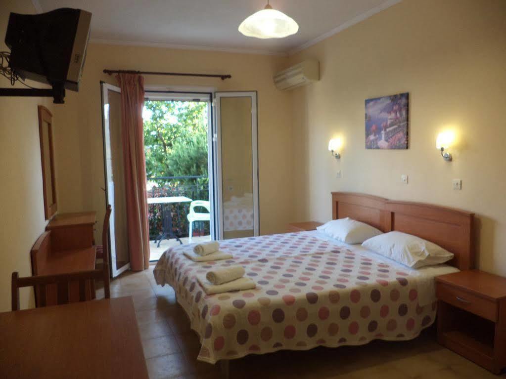 Dionysios Studios Skala  Extérieur photo